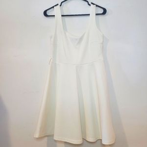 White sleeveless dress
